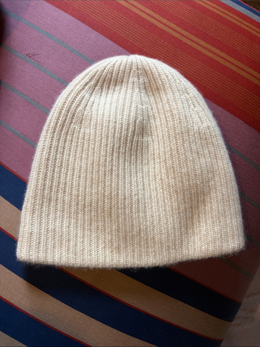 Toteme Cashmere Ribbed Beanie like new